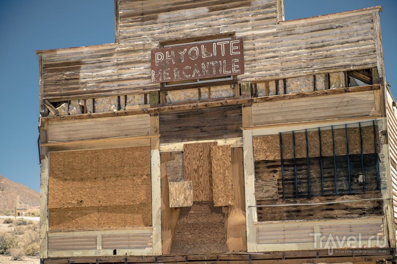 Мертвый город Риолит. В погоне за золотом / Фото из США
