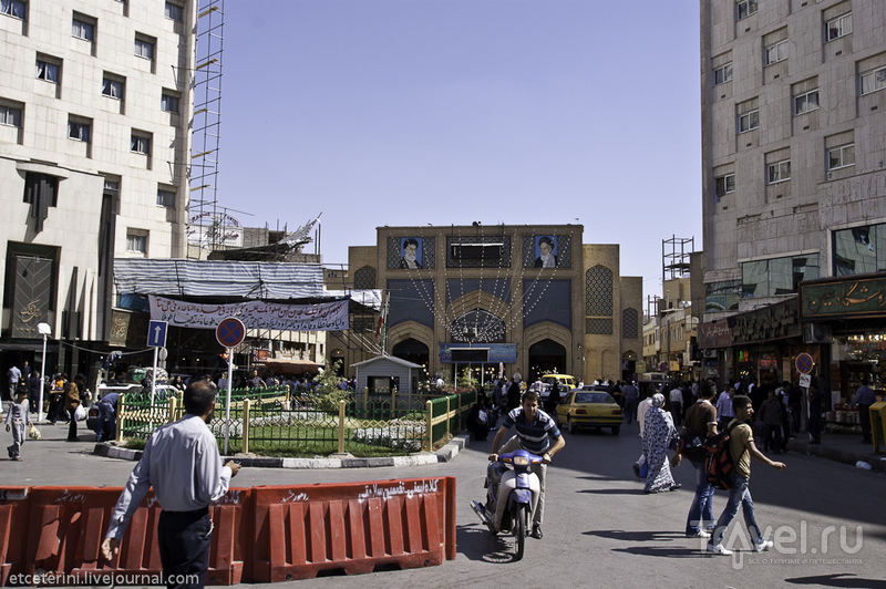 Площадь Бейт-ол-Мокаддас в Мешхеде, Иран / Фото из Ирана