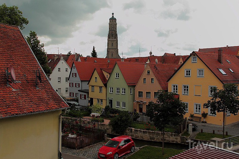 Нёрдлинген - маленький красавец. Город в кратере / Фото из Германии