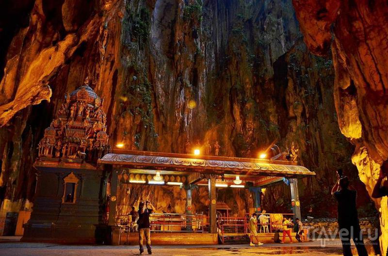 Фантастические пещеры Бату и индуистские храмы в Малайзии / Фото из Малайзии