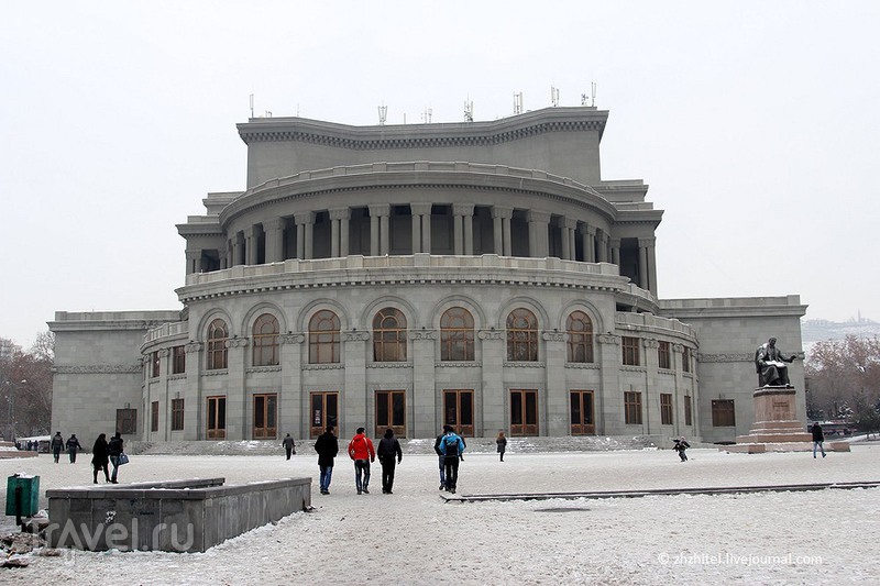 Театр Оперы в Ереване, Армения / Фото из Армении