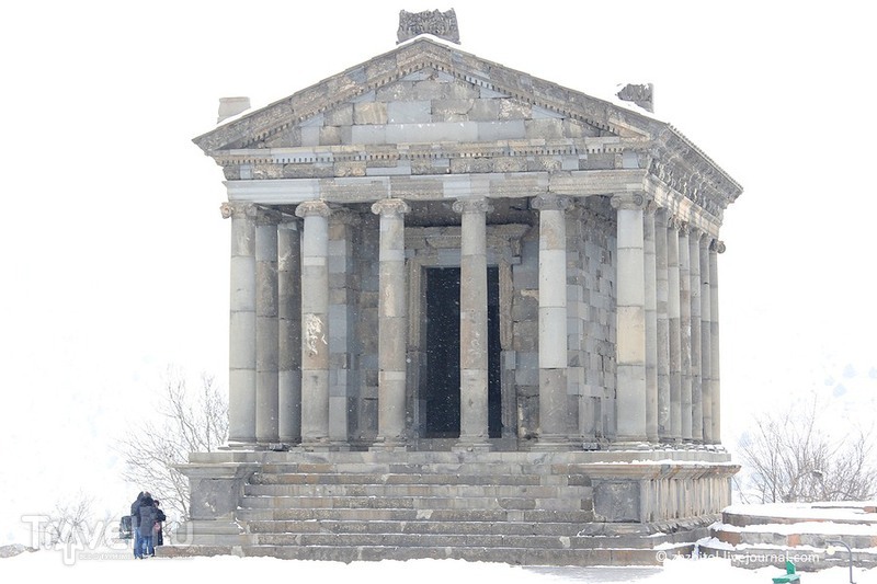 Храм бога Солнца Митры в Гарни, Армения / Фото из Армении