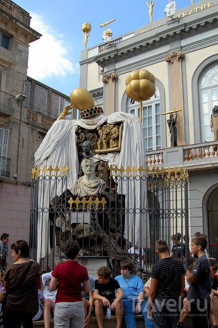 Испания: музей Великого Дали в Фигейросе / Испания
