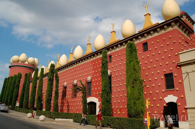 Испания: музей Великого Дали в Фигейросе / Испания