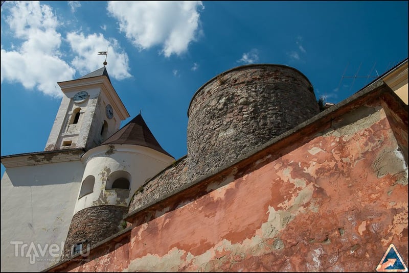 Мукачевский замок или замок "Паланок" в Закарпатье, Украина / Фото с Украины