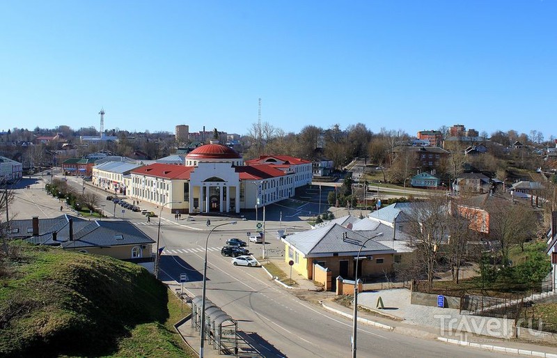 Вид на Октябрьскую площадь в Волоколамске, Россия / Фото из России