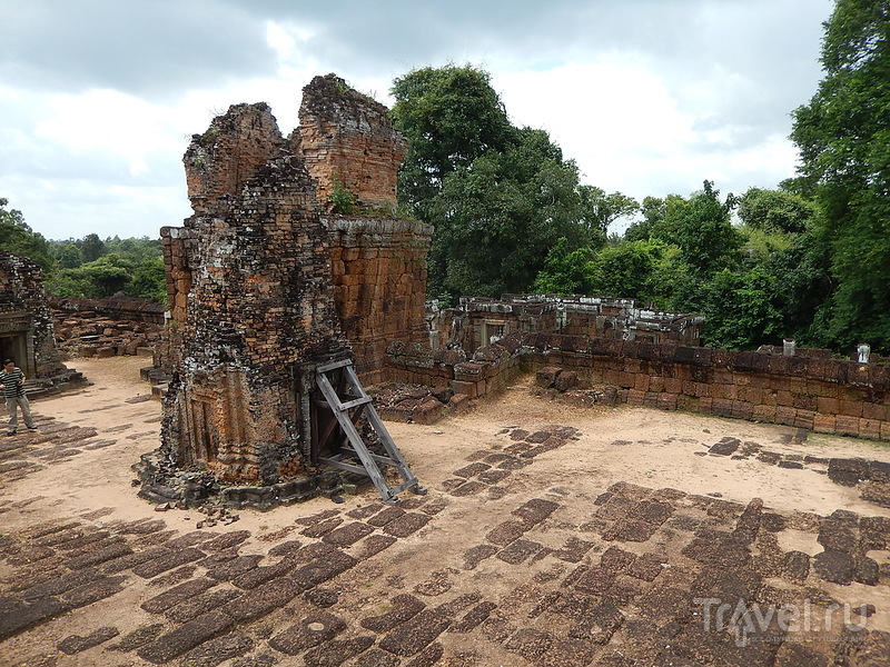   (Eastern Mebon) / 