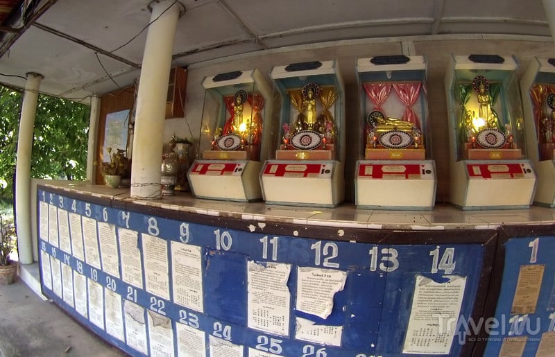 «Гадательные» автоматы в храме Wat Phra Yai на острове Самуй, Таиланд / Фото из Таиланда