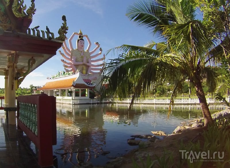 В храмовом комплексе Wat Plai Laem на острове Самуй, Таиланд / Фото из Таиланда