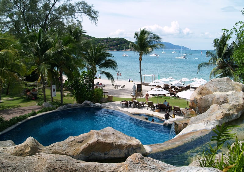 Вид на пляж с крыши Cave Rai Ra Beach Spa в отеле Muang Samui Villa and Suite на острове Самуй, Таиланд / Фото из Таиланда
