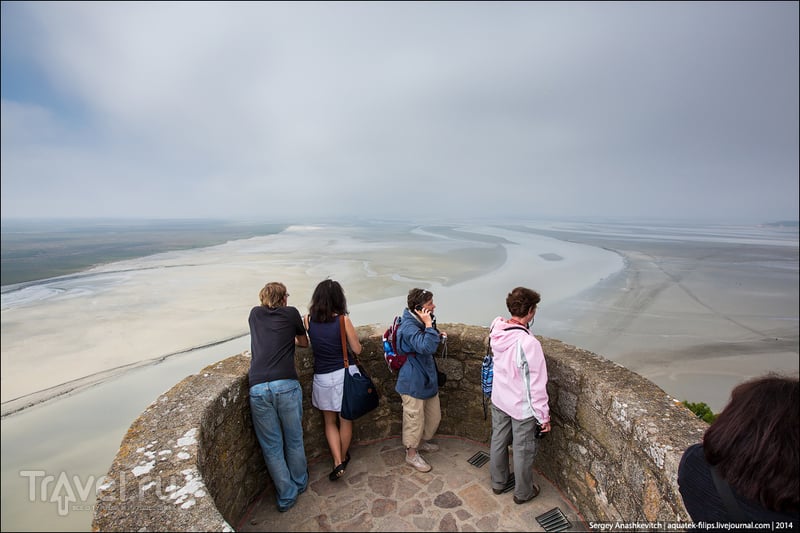 Остров-крепость среди зыбучих песков Нормандии. Мон-Сен-Мишель, Франция / Фото из Франции