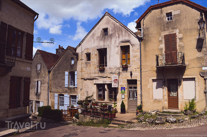 Flavigny sur Ozerain. Франция / Фото из Франции