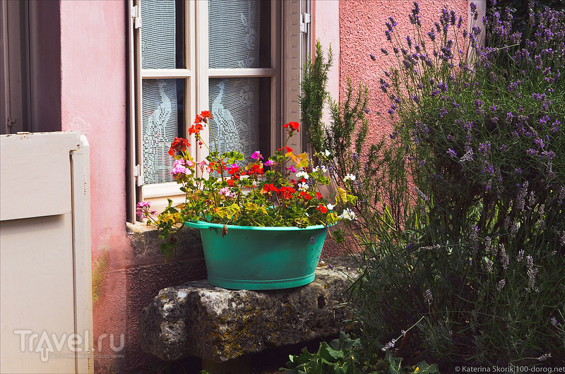 Flavigny sur Ozerain.  /   