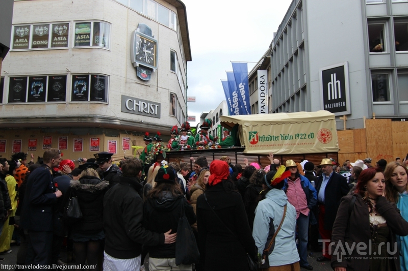 Яркое безумие Кельнского карнавала / Германия