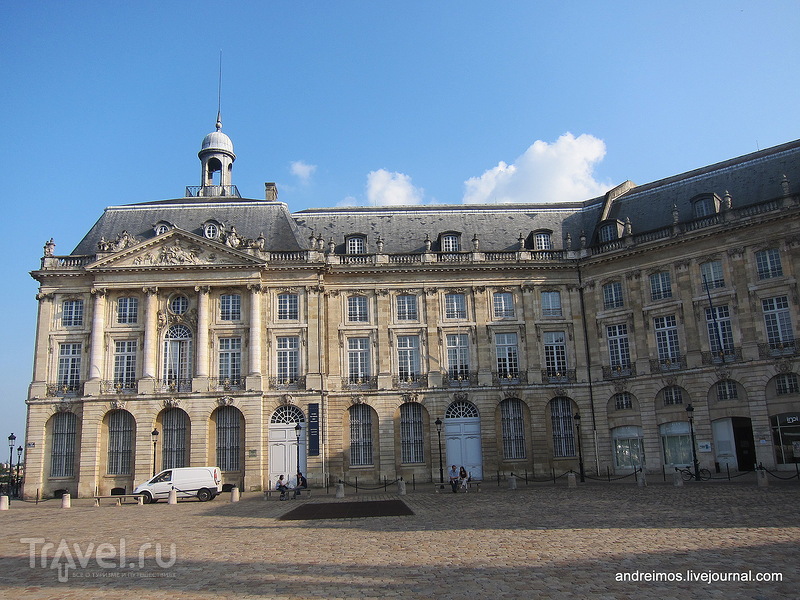 Площадь Биржи (Place de la Bourse) / Фото из Франции