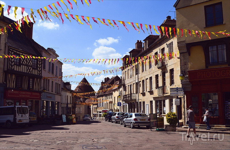  Semur en Auxois /   