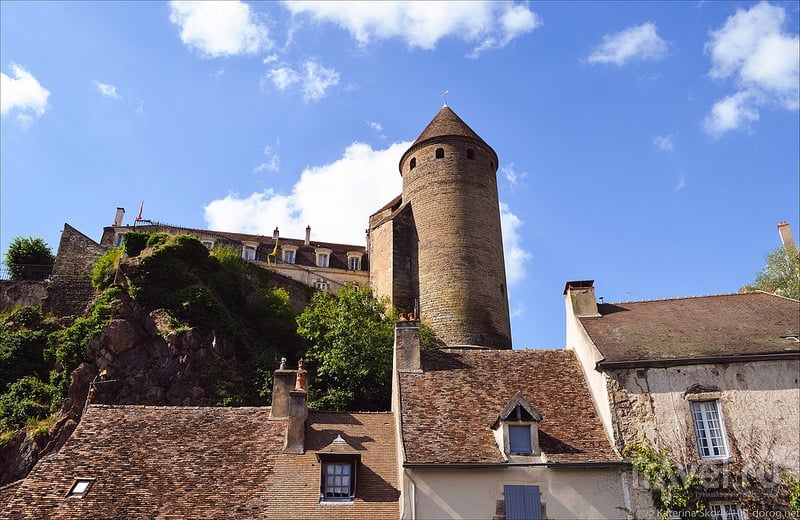  Semur en Auxois /   