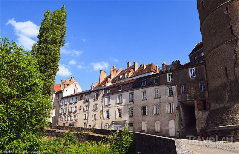 Средневековый Semur en Auxois / Фото из Франции