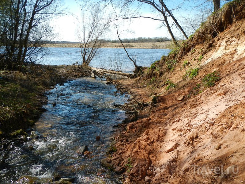 Горчаковщинский водопад на реке Волхов / Россия