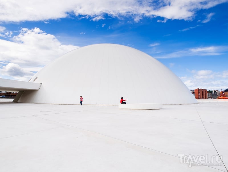 Купол – выставочная площадка, где можно увидеть работы наиболее интересных современных художников и фотографов / Испания