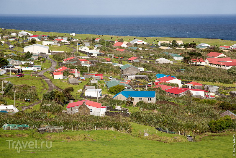 Тристан-да-Кунья - самый удалённый обитаемый остров мира / Фото с острова Святой Елены