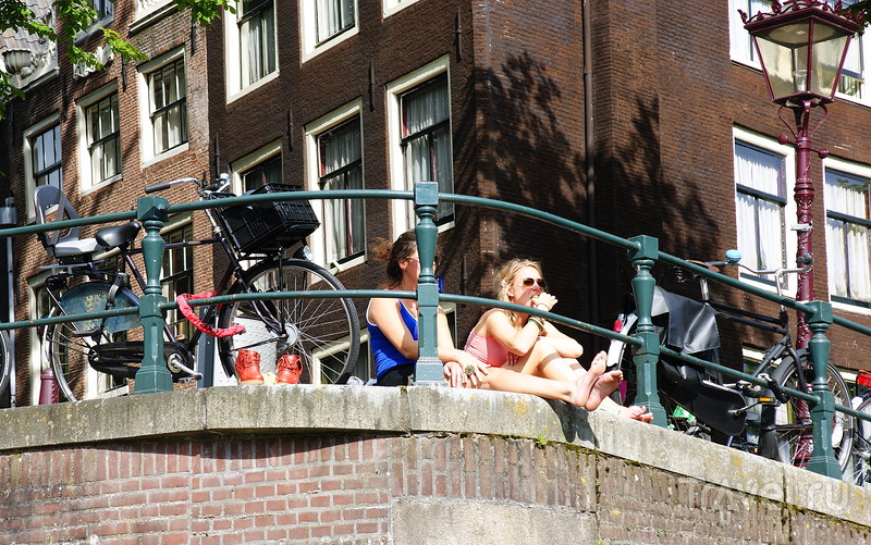 На улицах Амстердама / Нидерланды
