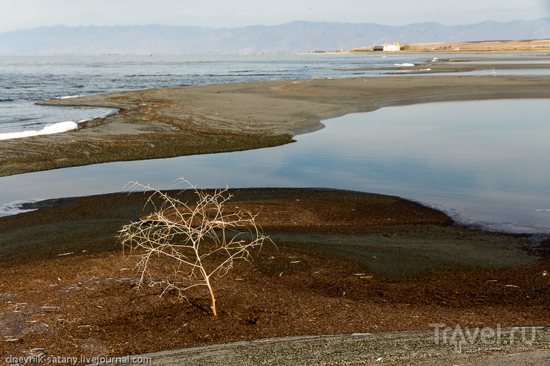 Большое Соленое озеро и Солт-Лейк-Сити, США / Фото из США
