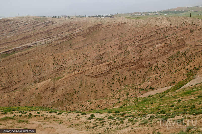 Окрестности Байсуна: Кызыл-каньон и Дербентские горы во время бушующей стихии. Местный колорит / Фото из Узбекистана