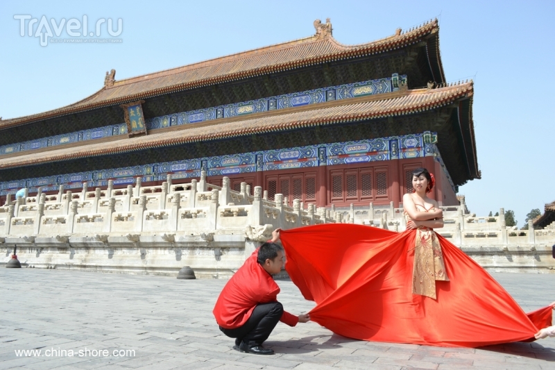 Свадебные фотографии у Императорского Храма Предков / Китай