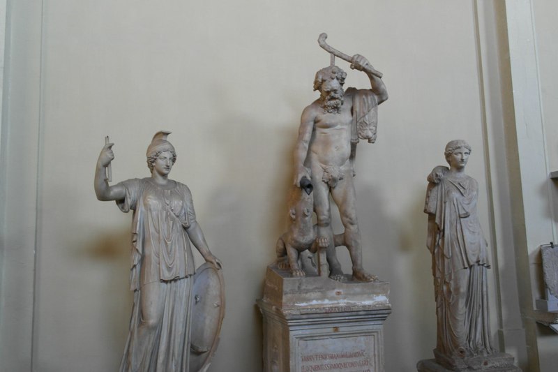 Ватикан - двор и скульптуры / Ватикан