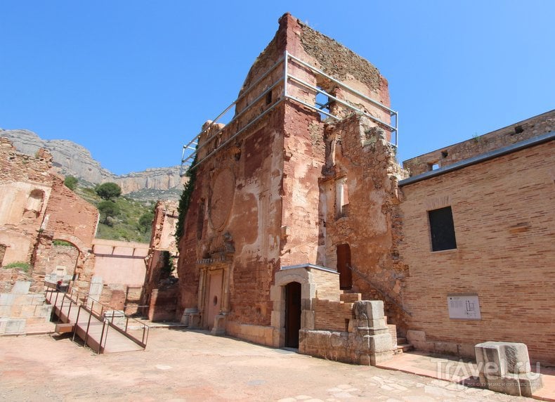 Каталония: картезианский монастырь Эскаладей / Испания