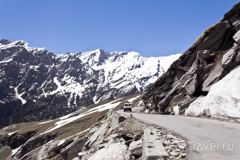 Гималайский перевал Ротанг на мотоцикле / Индия