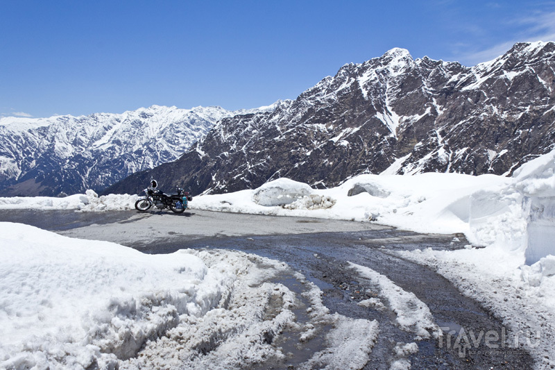 Гималайский перевал Ротанг на мотоцикле / Индия