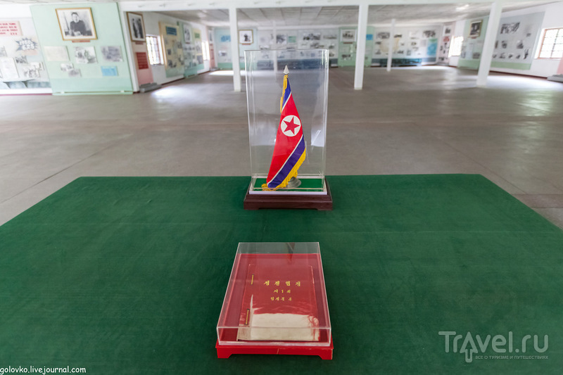 Усыпальница Ван Гона, граница двух Корей и парк аттракционов в Пхеньяне / Корея - КНДР