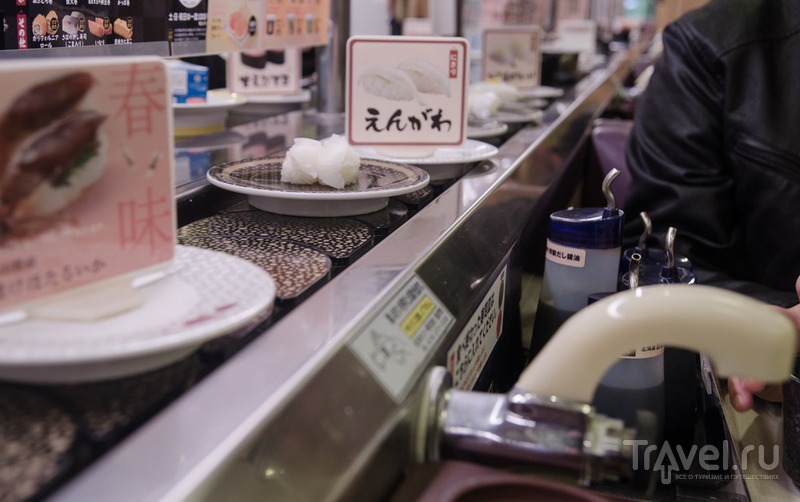Кайтэн-суси - "конвейерный суси" / Япония