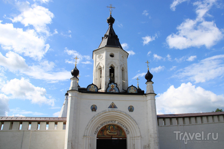 Свято-Успенский монастырь в городе Старица / Россия