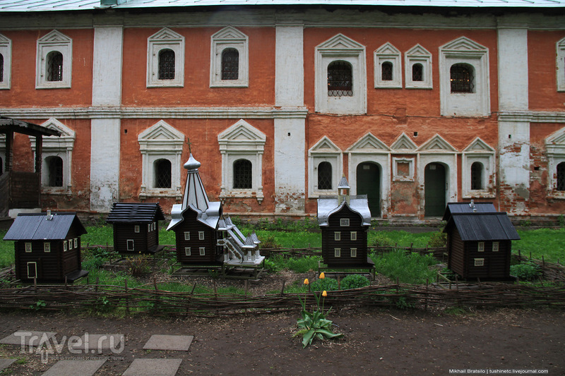 Спасо-Преображенский монастырь в Ярославле / Россия