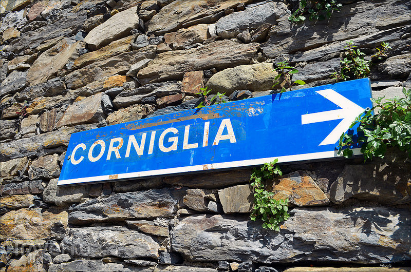 Riomaggiore  Corniglia. Cinque Terre.  /   
