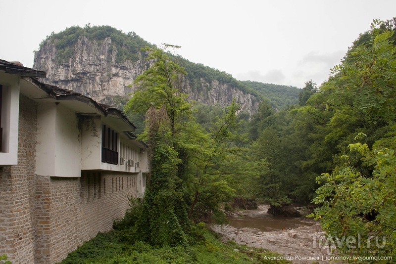 Дряновский монастырь и пещера Бачо Киро / Болгария