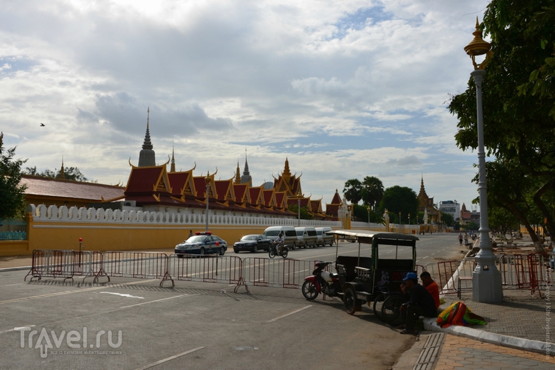 Камбоджа: Королевский дворец в Пномпене / Фото из Камбоджи