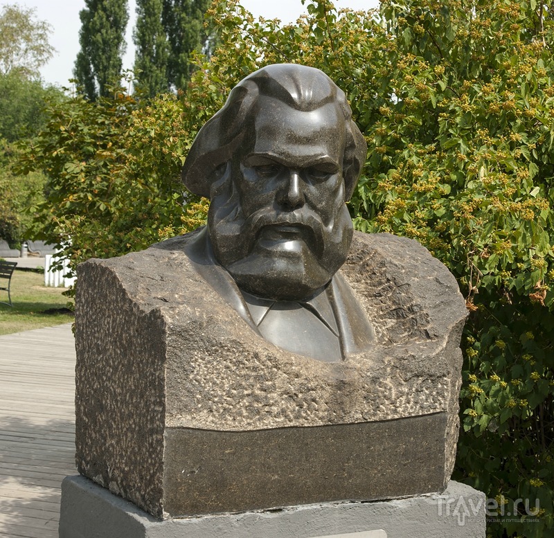Прогулка с вождями и не только / Россия