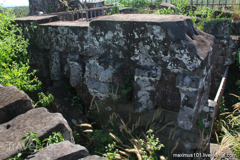 Заброшенный город Кох Кер и Пирамида смерти / Фото из Камбоджи