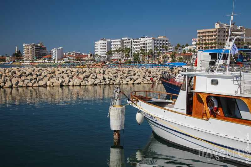 Кипр, Ларнака: вдоль финиковых пальм финикийского города / Кипр