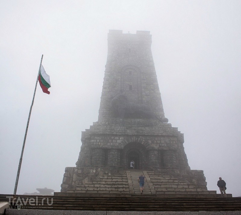 Перевал Шипка: монумент памяти российским и болгарским воинам / Болгария
