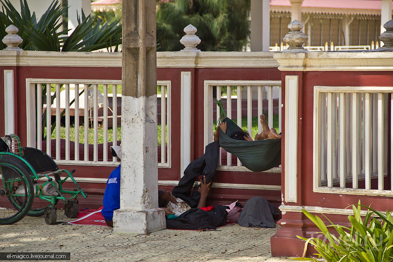 Богатство и бедность живущие по-соседству. Пномпень туристический / Фото из Камбоджи