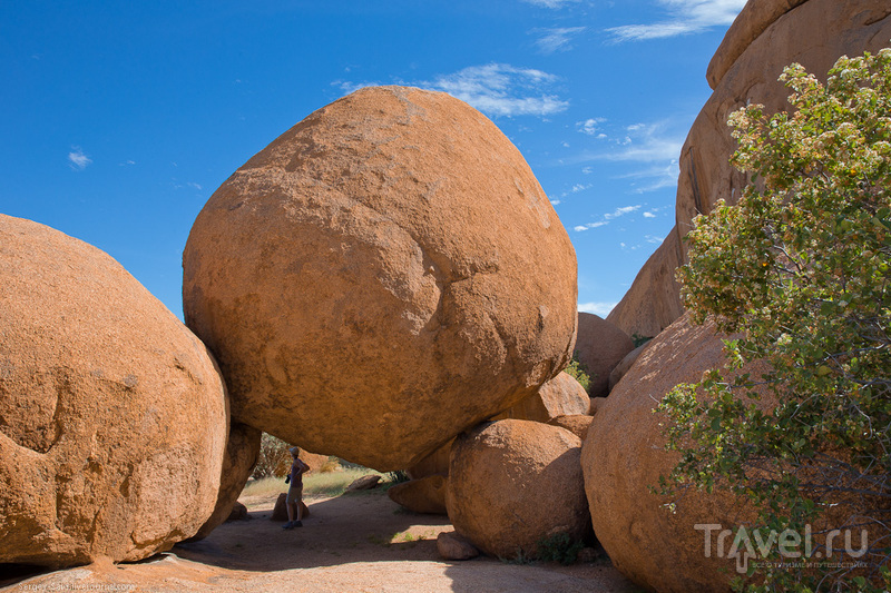 Каменные формации Шпитцкоппе в пустыне Намиб / Фото из Намибии