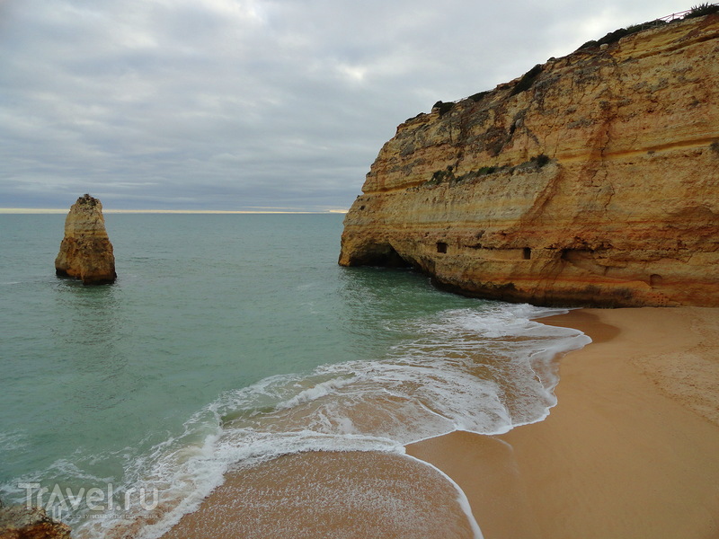 Прибрежные скалы, береговые линии Атлантики - поражают своей красотой / Португалия