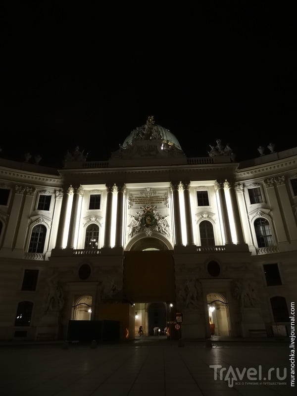 Летний музыкальный фестиваль на Ратушной площади, Австрийский парламент и немного ночной Вены / Австрия
