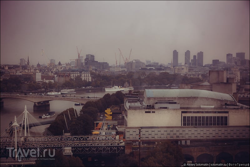     The London Eye / 