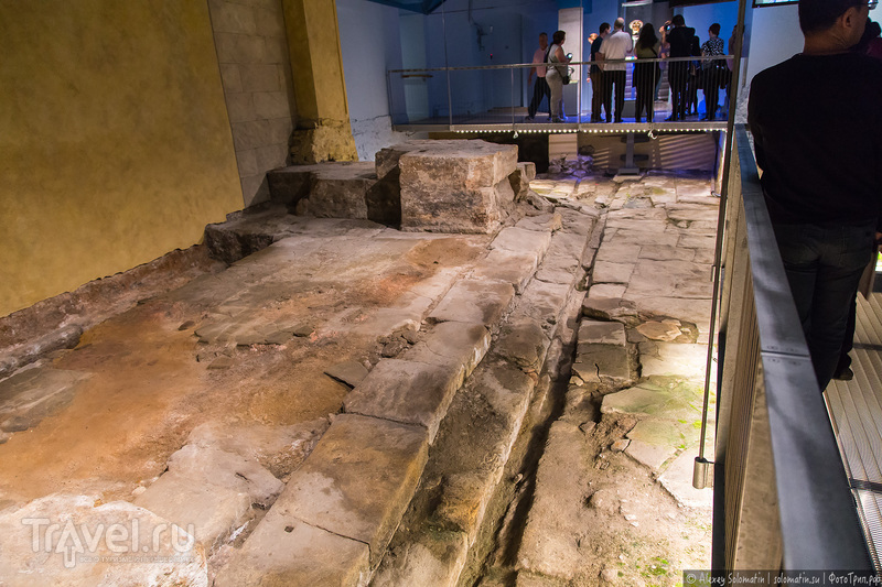      / Roman Baths Bath /   